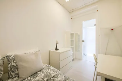 Privatzimmer in der Av. Elias Garcia 147, 1050-154 Lisboa, Portogallo, bild 6 von 45