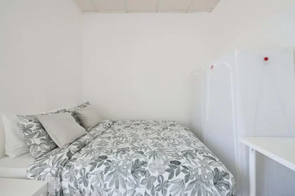 Privatzimmer in der Av. Elias Garcia 147, 1050-154 Lisboa, Portogallo, bild 2 von 43