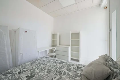 Privatzimmer in der Av. Elias Garcia 147, 1050-154 Lisboa, Portogallo, bild 5 von 43