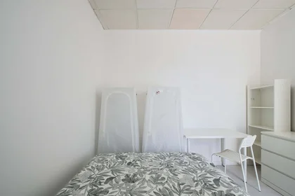 Privatzimmer in der Av. Elias Garcia 147, 1050-154 Lisboa, Portogallo, bild 6 von 43