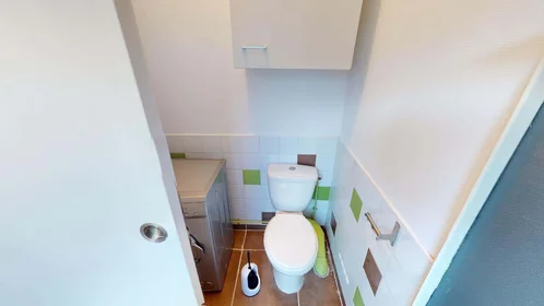 Stanza privata in 85 Rue de Bouvines, 59100 Roubaix, France, immagine 19 di 23