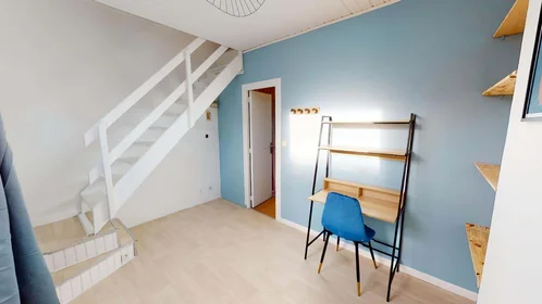 Stanza privata in 85 Rue de Bouvines, 59100 Roubaix, France, immagine 4 di 23