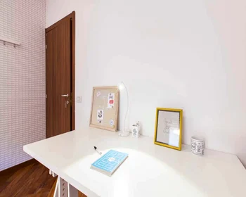 Quarto privado em 1, Via Privata S. Martiniano, Milano, 20139, imagem 8 de 24