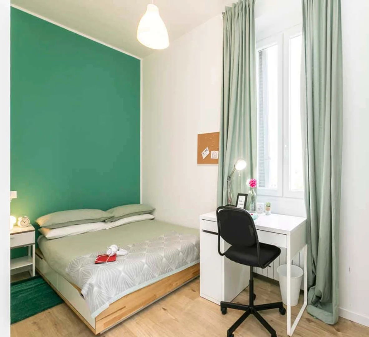 Chambre conviviale pour les étudiants dans  avec des équipements modernes