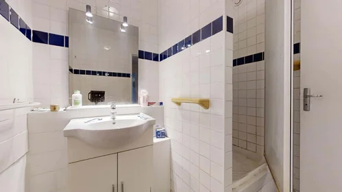 Private room at 2 Les Châteaux Saint-Sylvère, 95000 Cergy, France, image 17 of 21