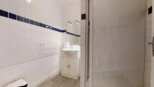 Private room at 2 Les Châteaux Saint-Sylvère, 95000 Cergy, France, image 18 of 21