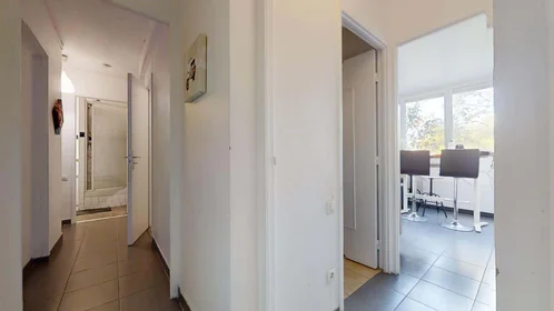 Private room at 2 Les Châteaux Saint-Sylvère, 95000 Cergy, France, image 10 of 21