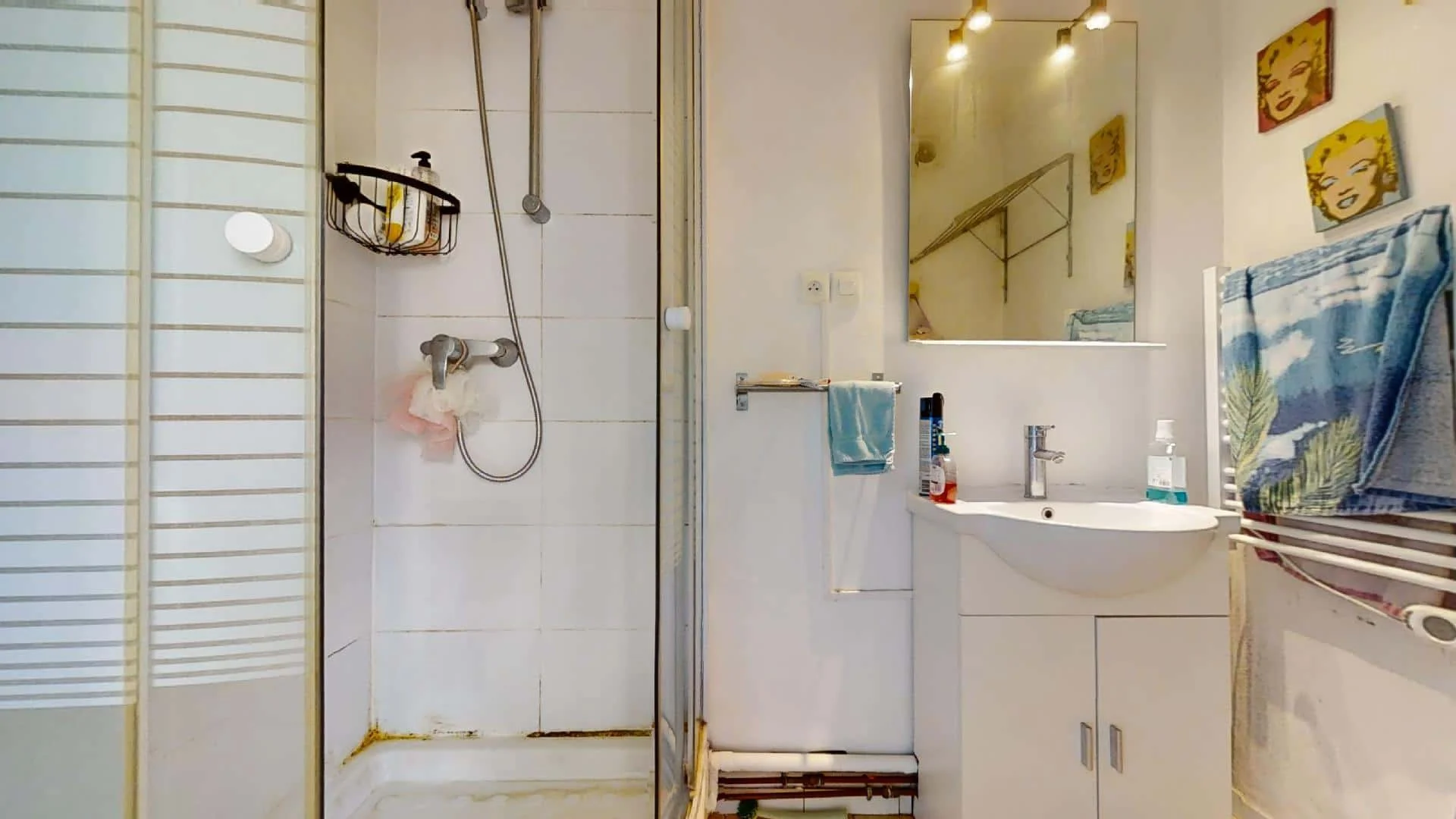 Room for rent in student apartment in , fully furnished