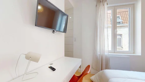 Private room at 15 Rue Montaigne, 59000 Lille, France, image 5 of 15