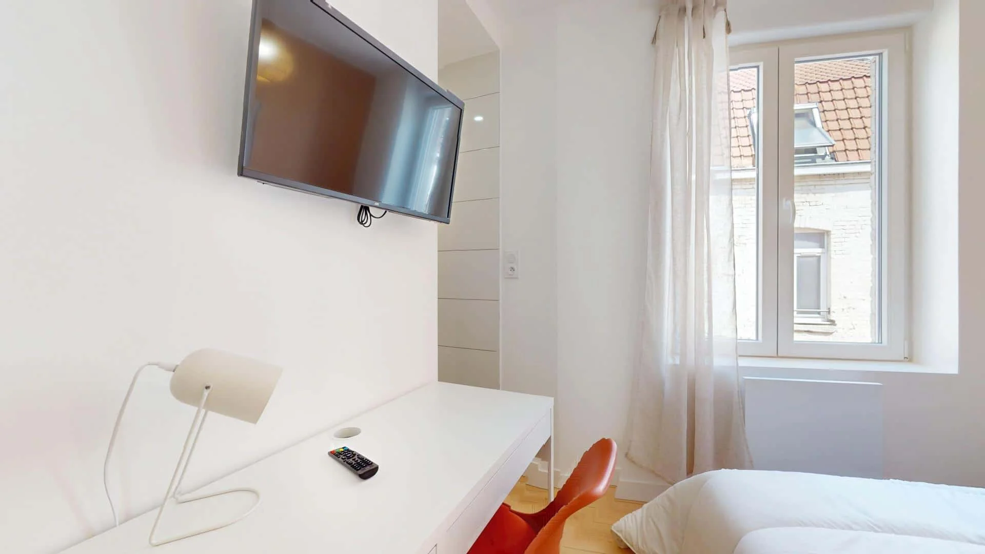Budget-friendly student room close to campus in 