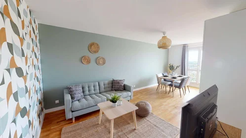 Chambre privée à 79 Bd Général Vanier, 14000 Caen, France, image 12 de 17