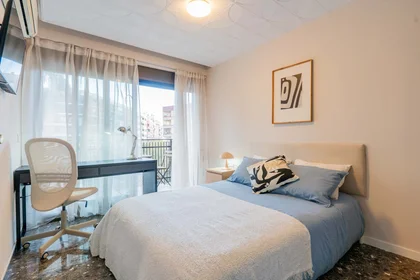 Private room at Av. de Burjassot, 46015 València, Valencia, Spain, image 4 of 44