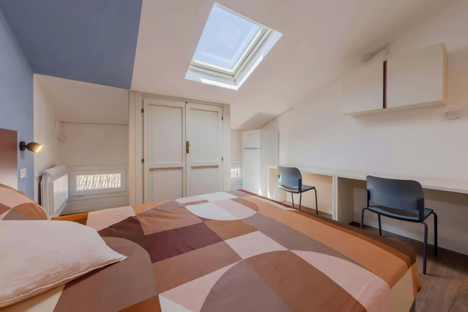 Quarto acolhedor para estudantes disponível em 