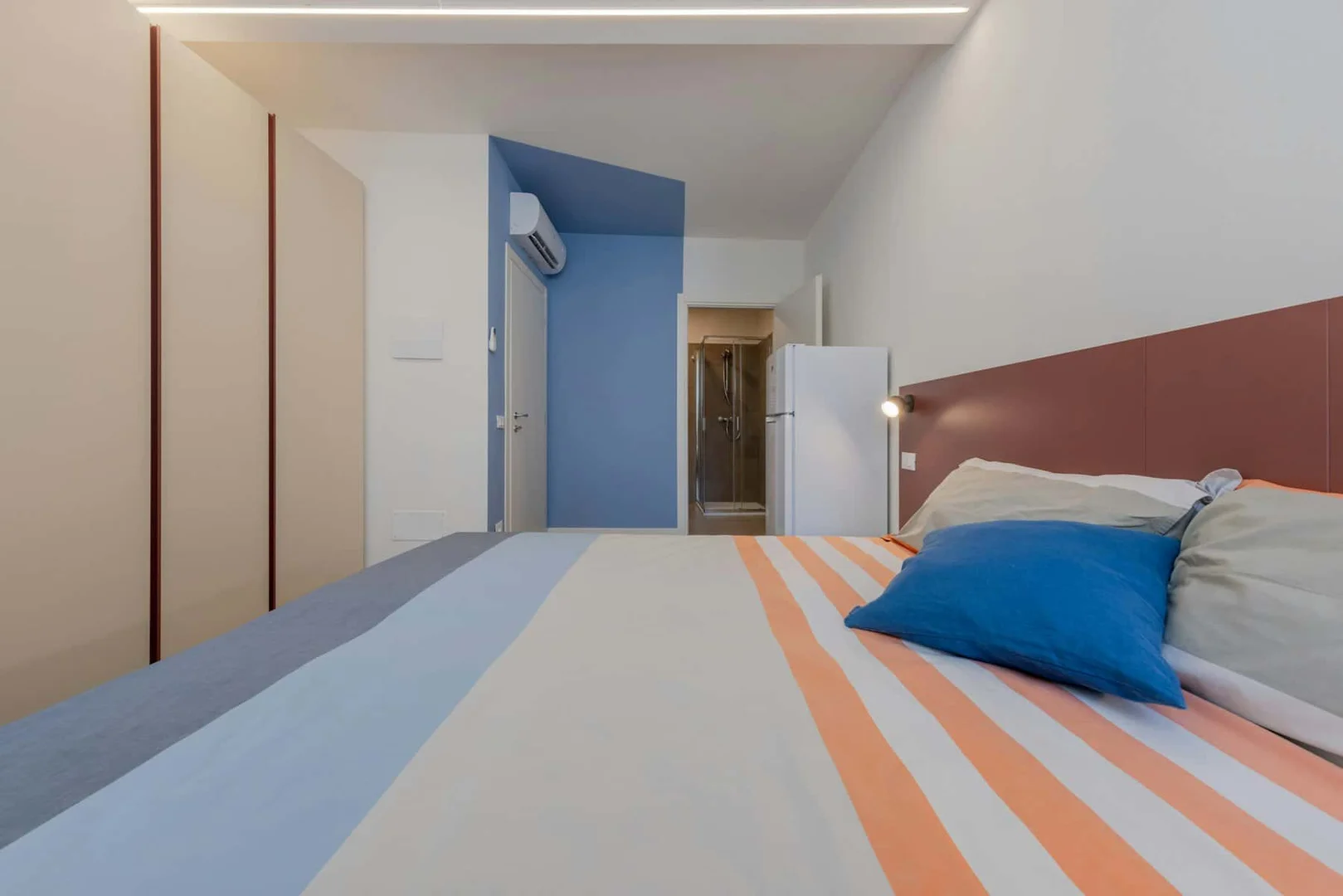 Quarto para alugar em apartamento de estudantes em , totalmente mobilado
