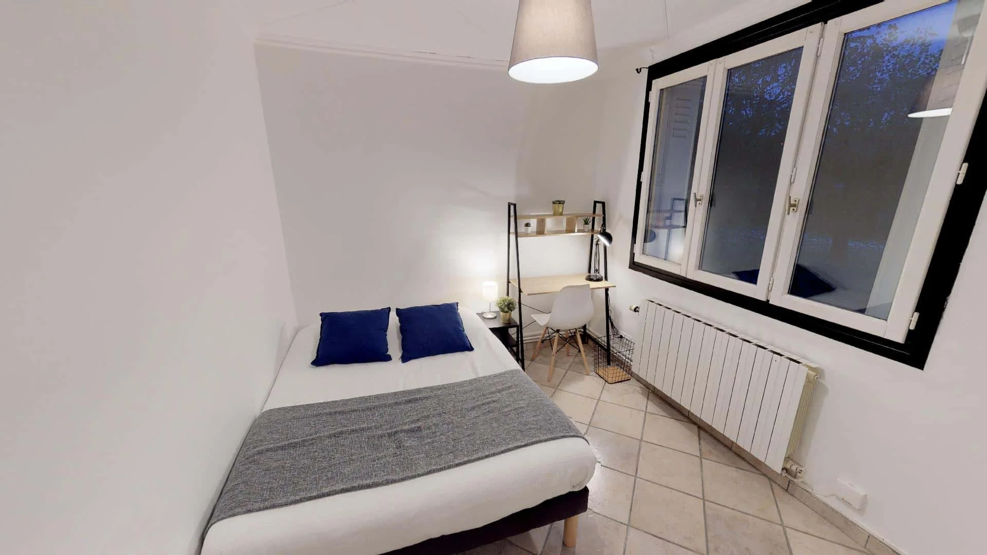 Chambre à louer dans un appartement d'étudiant à , entièrement meublée