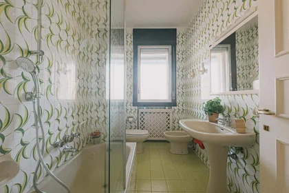 Quarto privado em Viale Europa, 72, 25133 Brescia BS, Italy, imagem 14 de 24