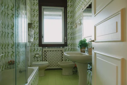 Quarto privado em Viale Europa, 72, 25133 Brescia BS, Italy, imagem 18 de 24