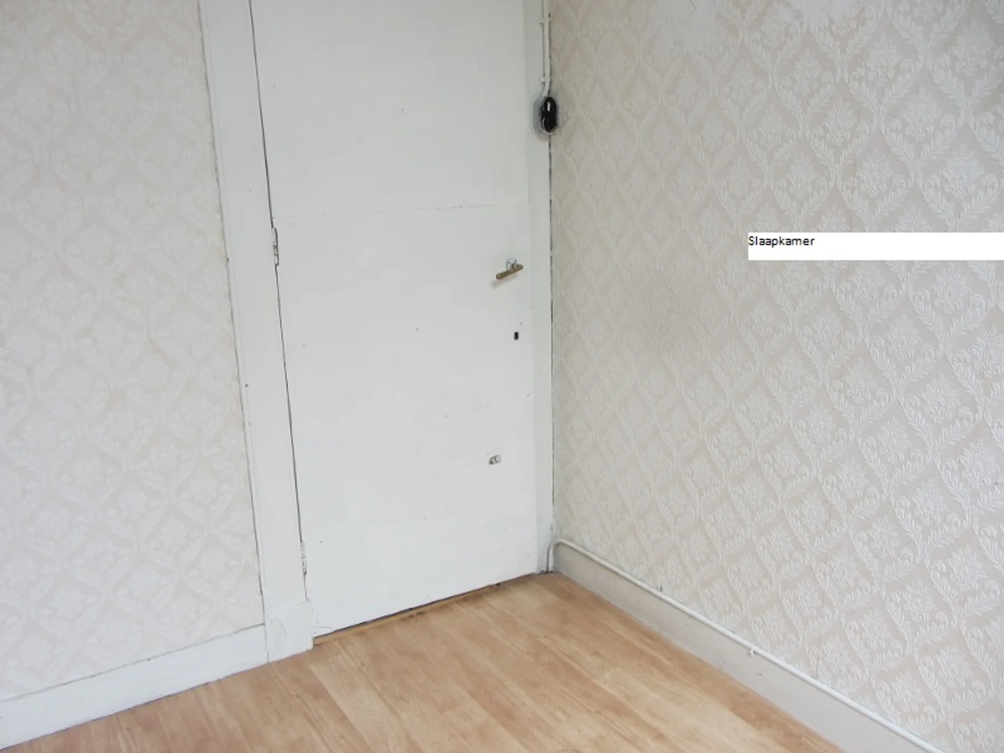 Quarto de estudante em  com área de estudo e instalações partilhadas