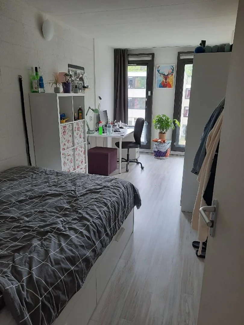 Habitación para estudiantes en  con modernas comodidades