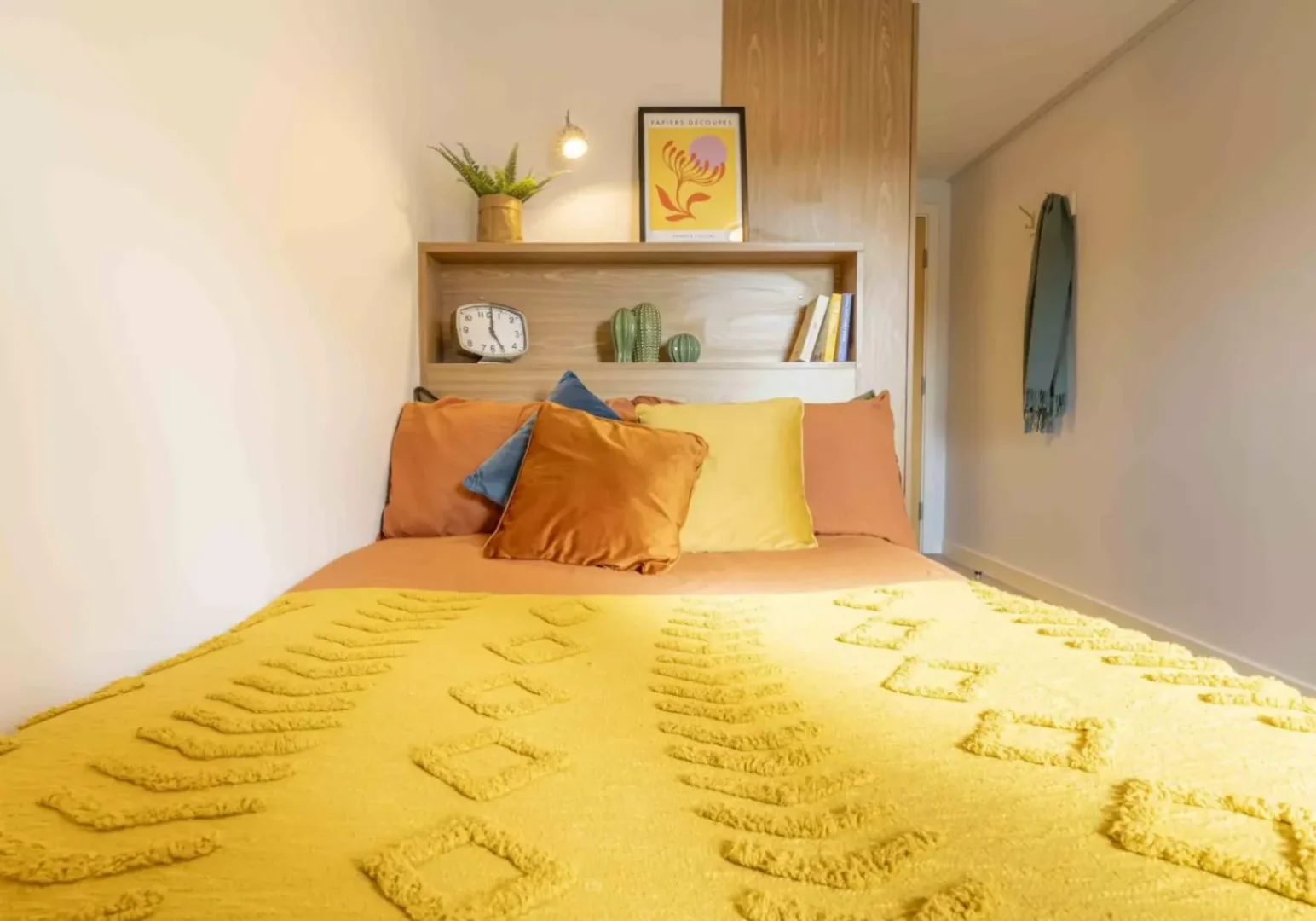 Habitación acogedora para estudiantes disponible en 