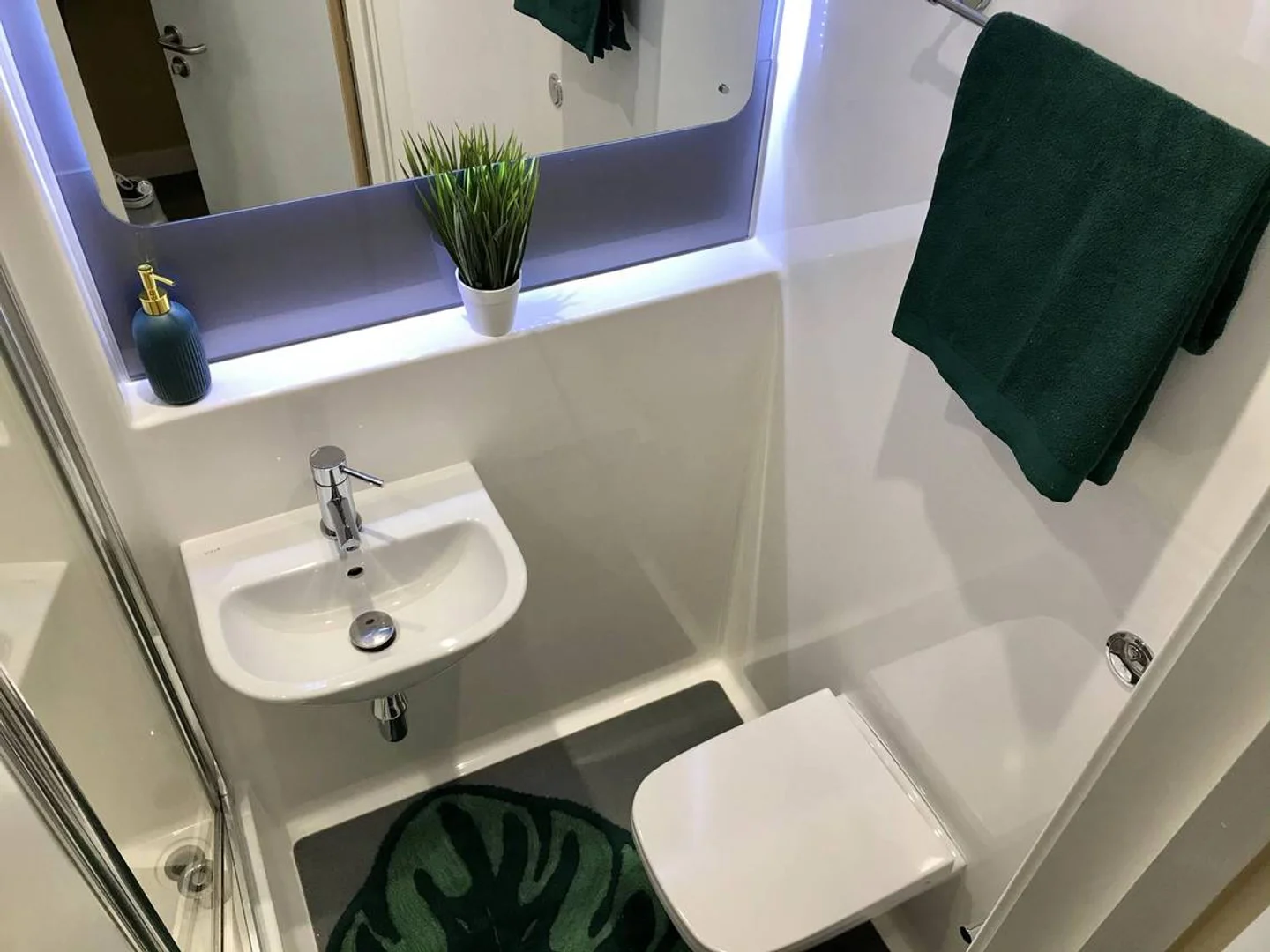Cómodo estudio para vivir como estudiante en 
