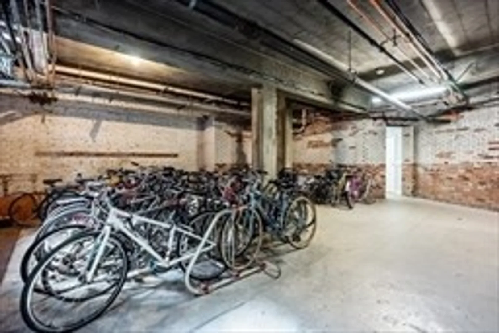 24, Concord Ave., Unit 308, Harvard Square, Cambridge, MA, 02138