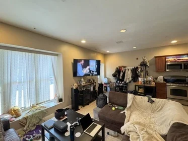Apartamento inteiro em 910, Saratoga St., Unit 15, East Boston, Boston, MA, 02128, imagem 1 de 10