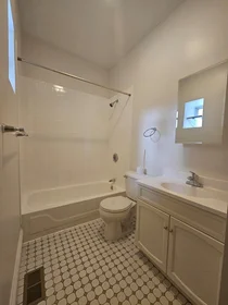 Logement entier en résidence à 76, West Cottage, Unit 1, Dorchester, Boston, MA, 02125, image 1 de 17