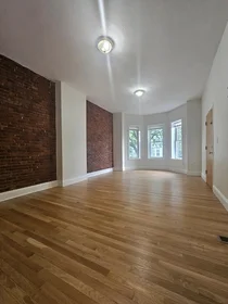 Logement entier en résidence à 76, West Cottage, Unit 1, Dorchester, Boston, MA, 02125, image 12 de 17