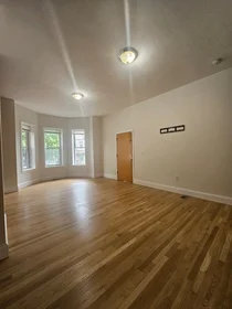 Logement entier en résidence à 76, West Cottage, Unit 1, Dorchester, Boston, MA, 02125, image 7 de 17