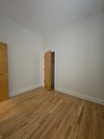 Logement entier en résidence à 76, West Cottage, Unit 1, Dorchester, Boston, MA, 02125, image 8 de 17