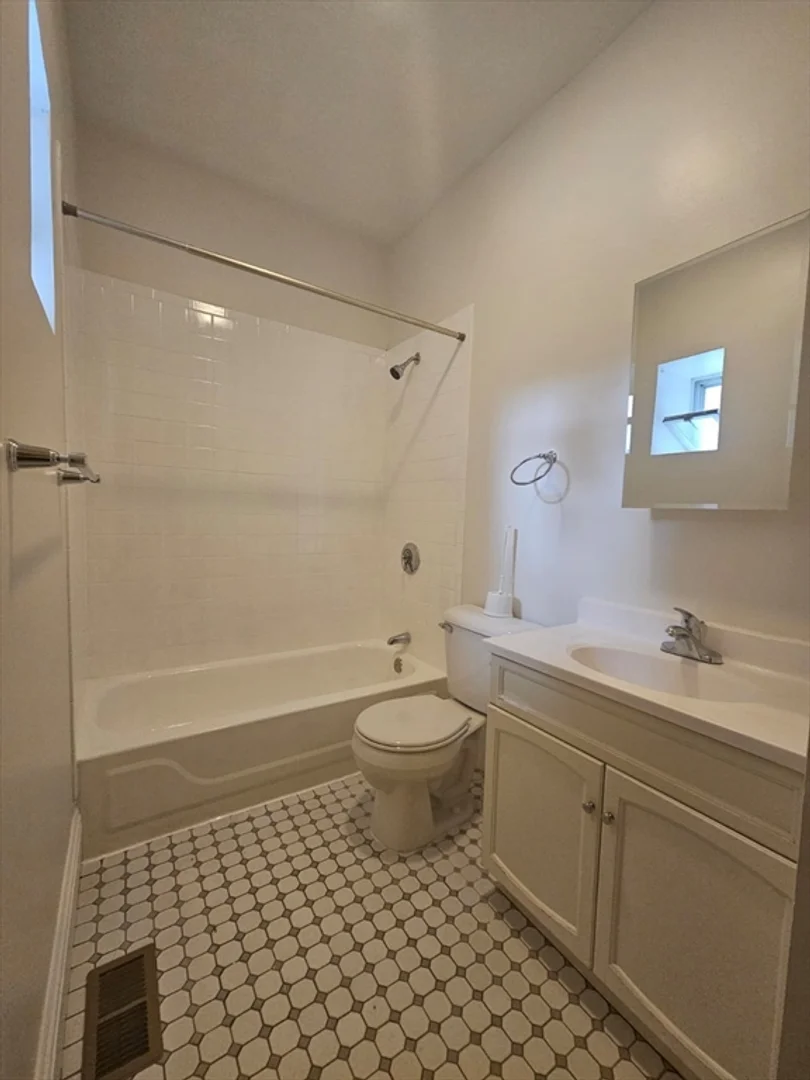 76, West Cottage, Unit 1, Dorchester, Boston, MA, 02125