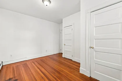 Apartamento inteiro em 104, Pine St., Unit 104, Central Square, Cambridge, MA, 02139, imagem 1 de 10