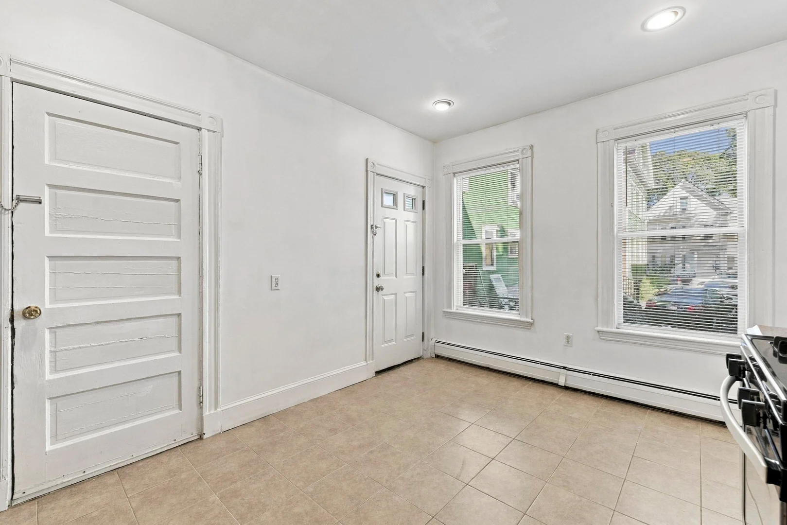 104, Pine St., Unit 104, Central Square, Cambridge, MA, 02139
