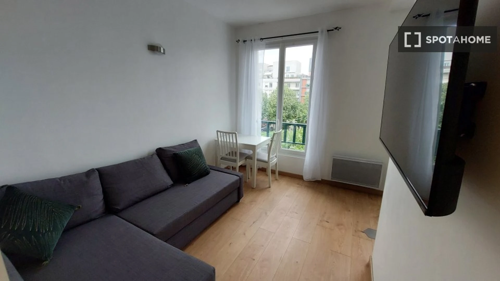 Entire fully furnished flat in Saint-denis