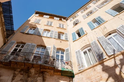 Entire apartment at Place des Augustines 6, image 18 of 19