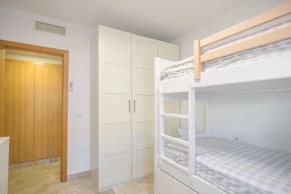 Entire apartment at Calle Héroe de Sostoa 12, image 28 of 49