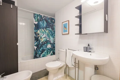 Entire apartment at Calle Héroe de Sostoa 12, image 38 of 49