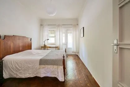 Stanza privata in Penha de França - Avenida General Roçadas, 1.º Esquerdo, immagine 39 di 42