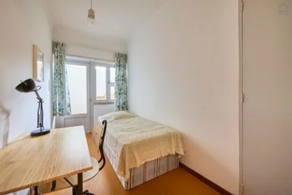 Stanza privata in Penha de França - Avenida General Roçadas, 1.º Esquerdo, immagine 43 di 44