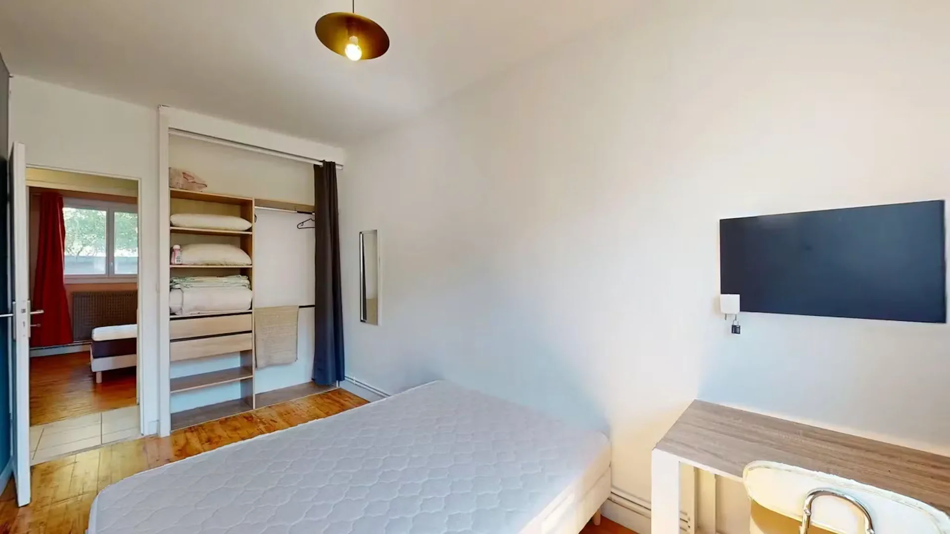 Student-friendly room in  with modern amenities