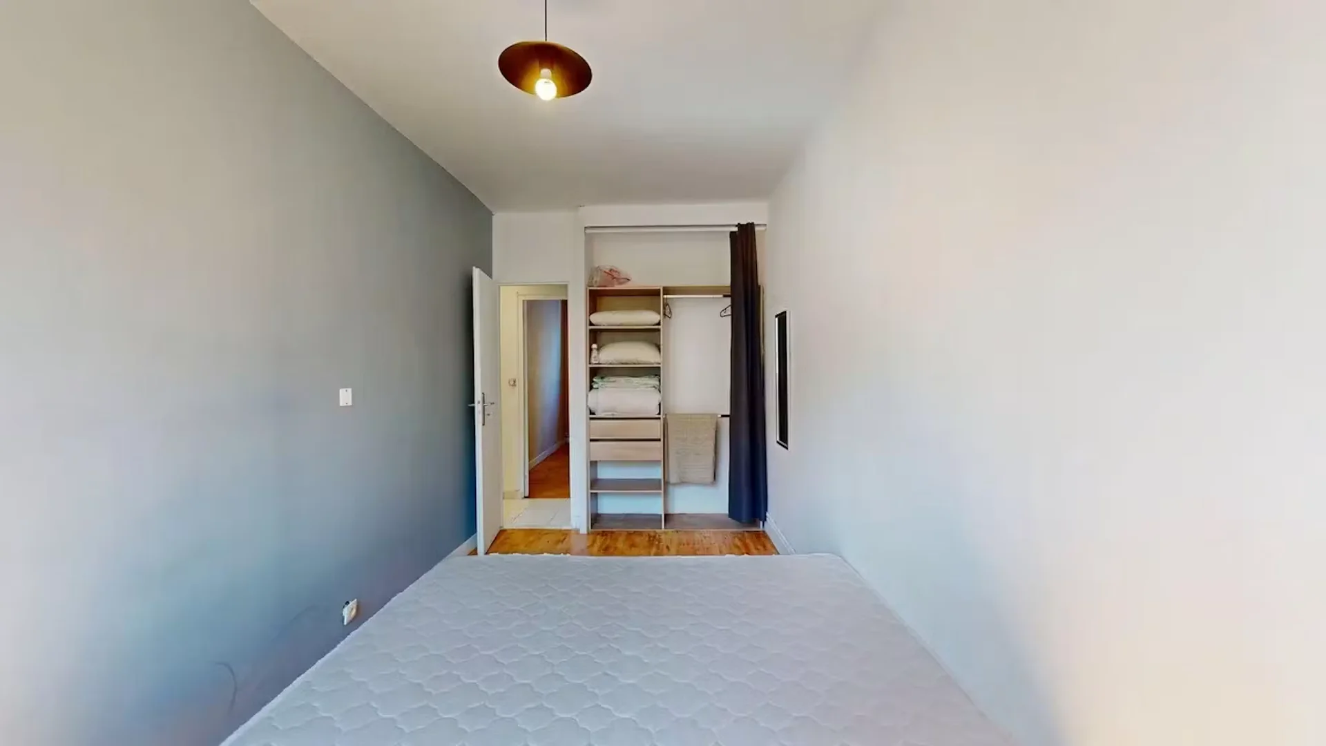 Cozy room for students available in 