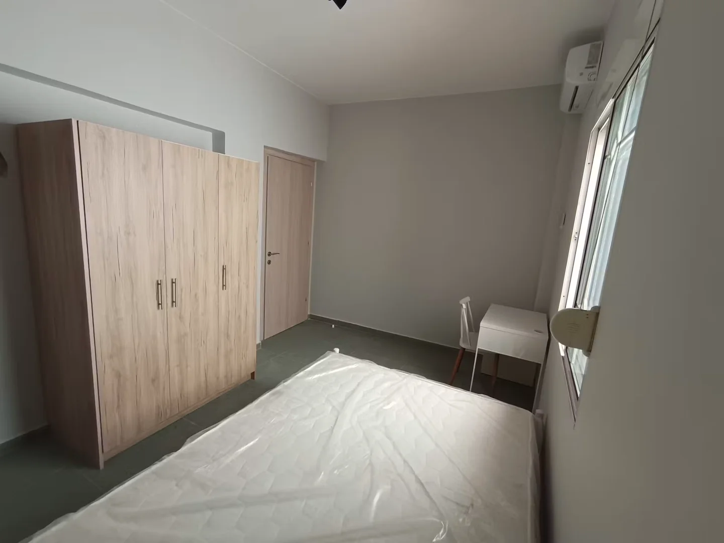 Helles und luftiges Studentenzimmer mit einfachem Zugang zur Universität in 