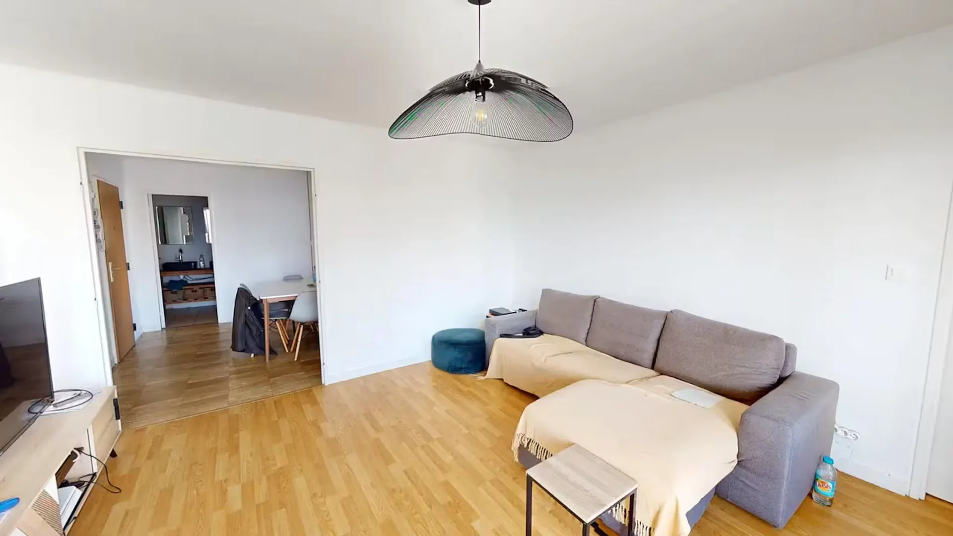 bölgesinde konforlu ve ferah öğrenci odası