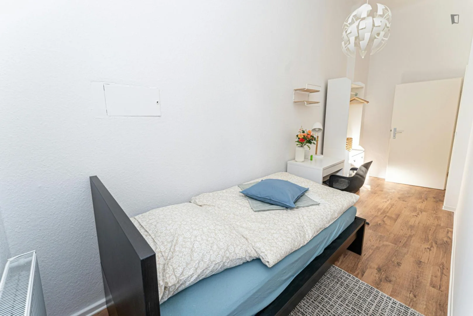 Cozy room for students available in 