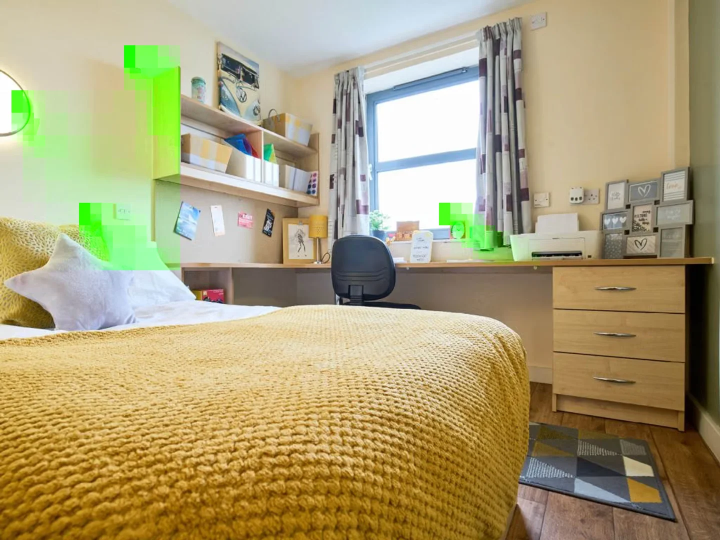 Comfortable and spacious student room in 