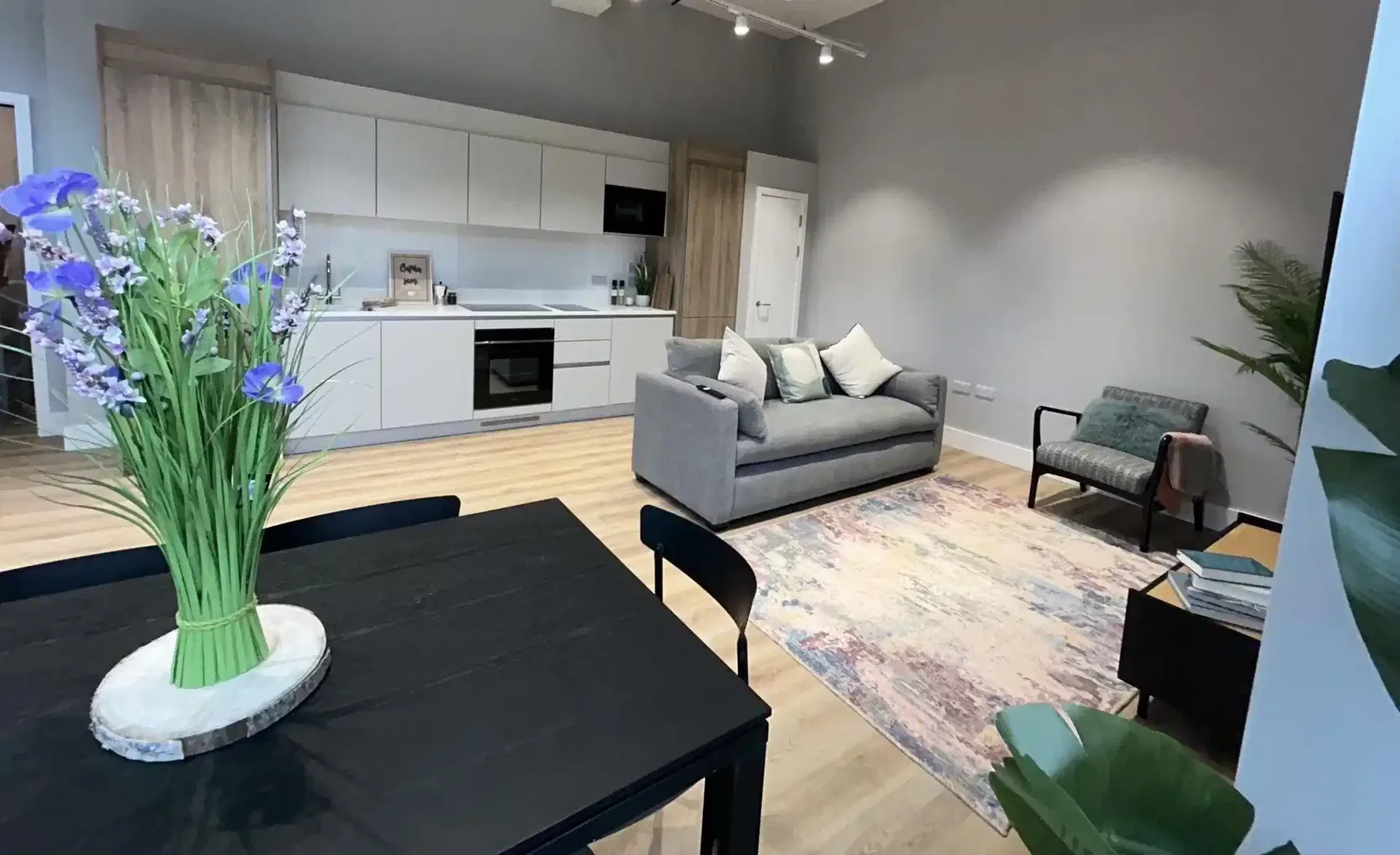 'de öğrenci dairesinde, tamamen mobilyalı kiralık oda