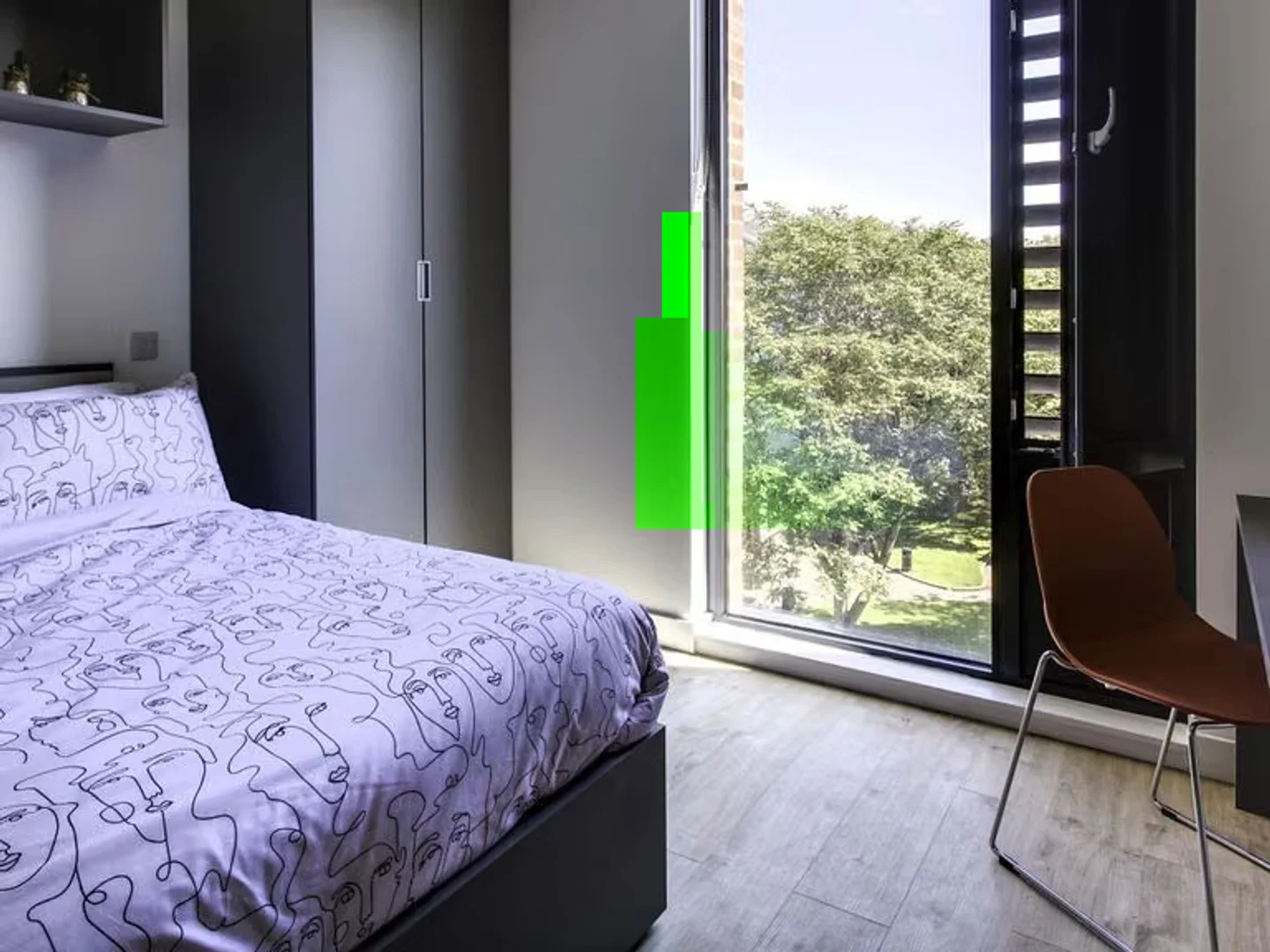 Habitación estudiantil funcional perfecta para estudiar en