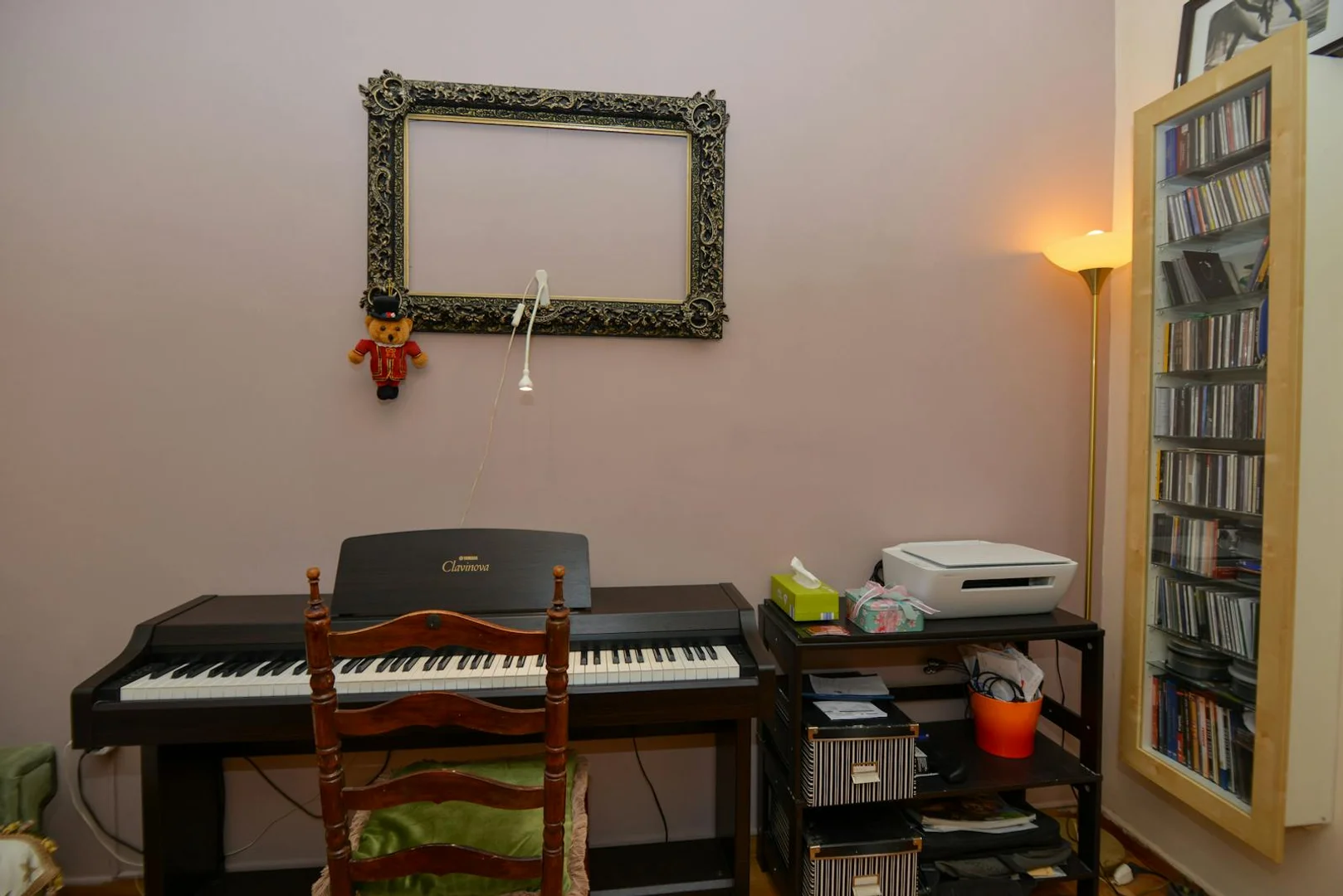 Studio d'étudiant minimaliste dans  avec agencement efficace