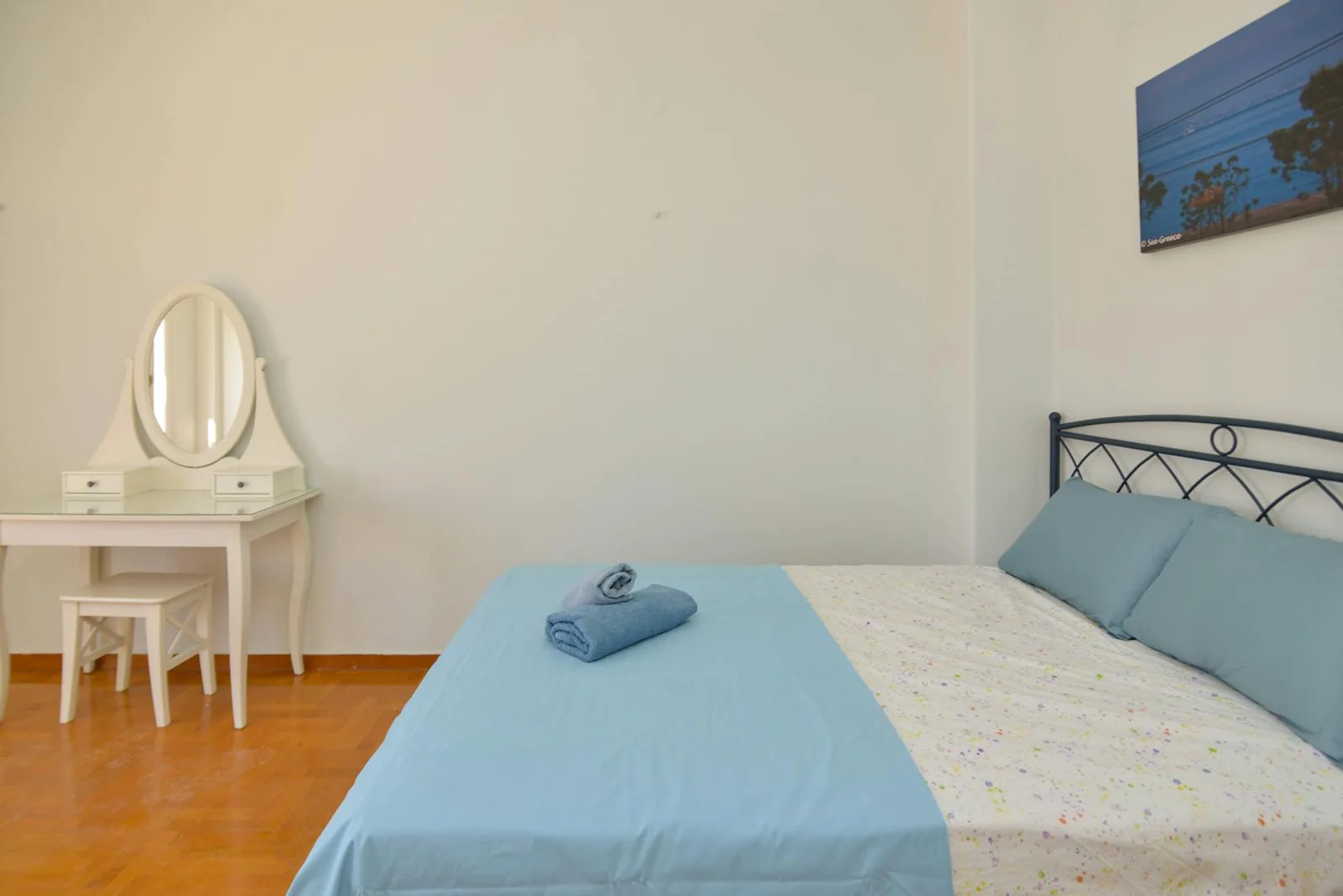 Bright and airy student room with easy university access in 